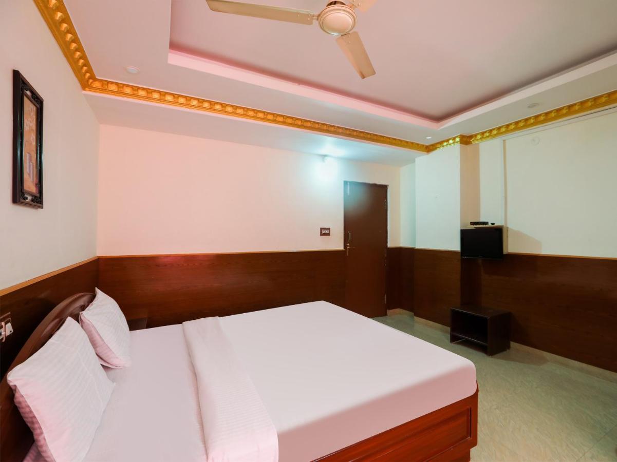 Capital O 84002 Hotel Top In Town President Kushālnagar Exterior photo