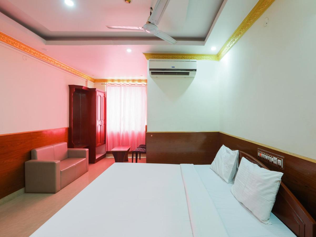 Capital O 84002 Hotel Top In Town President Kushālnagar Exterior photo