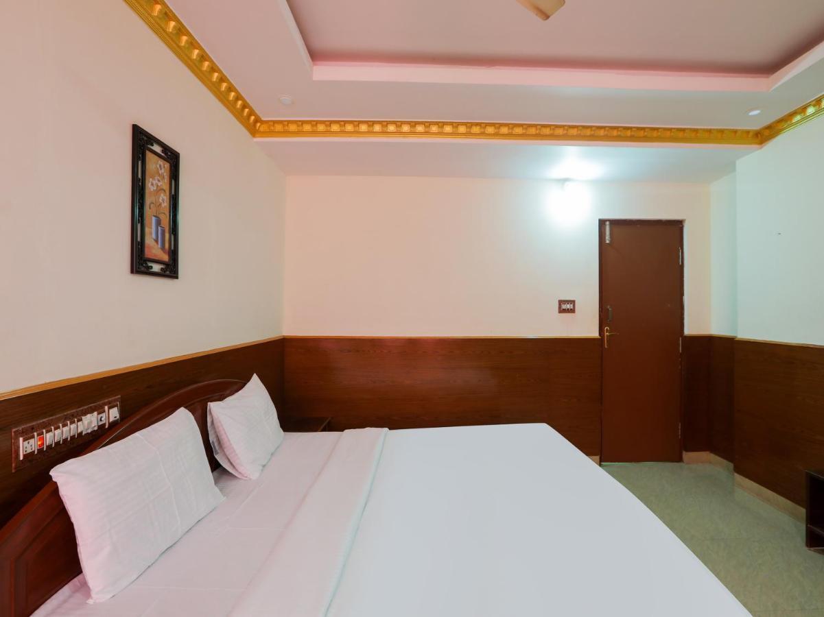 Capital O 84002 Hotel Top In Town President Kushālnagar Exterior photo