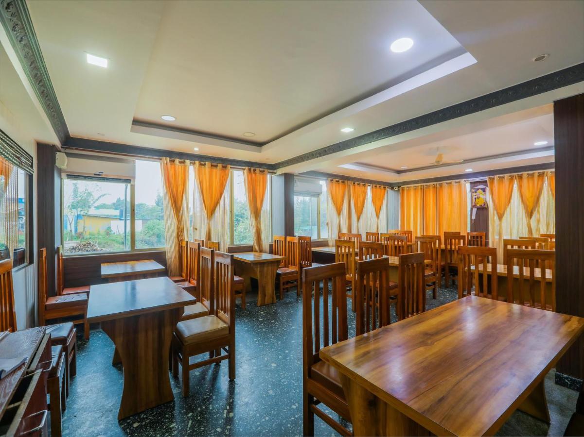 Capital O 84002 Hotel Top In Town President Kushālnagar Exterior photo